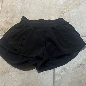 Lululemon hotty hots 2.5” black